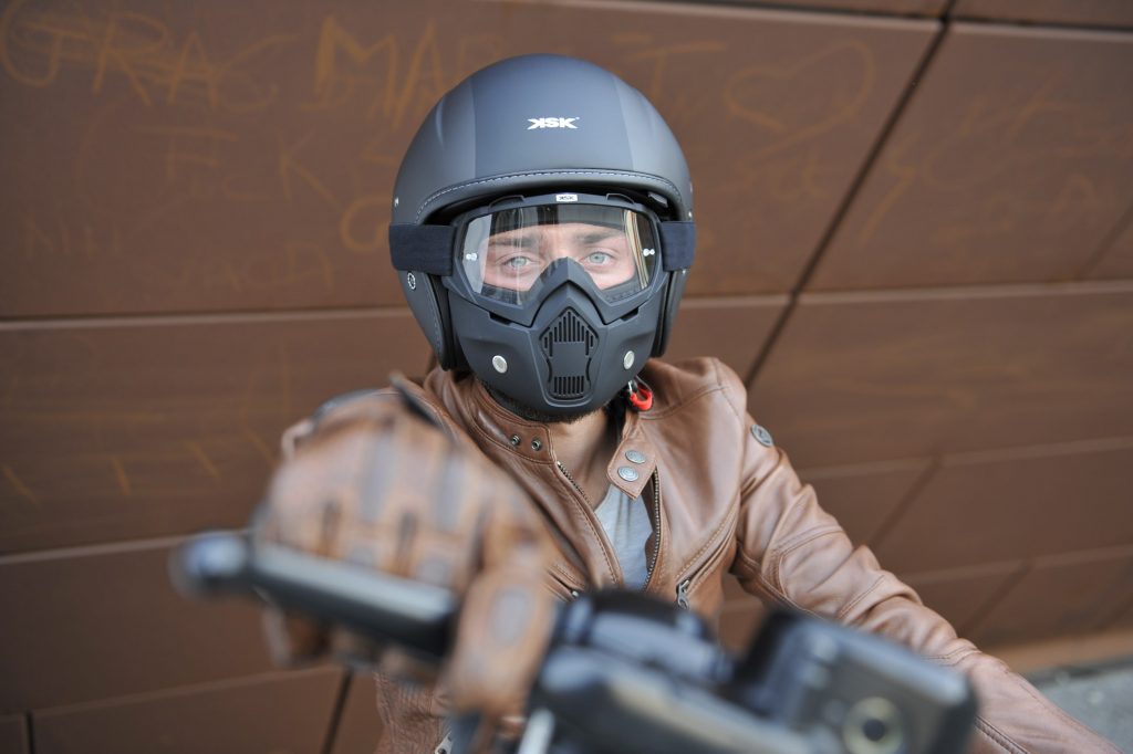 Quand le masque sous le casque moto peut tuer