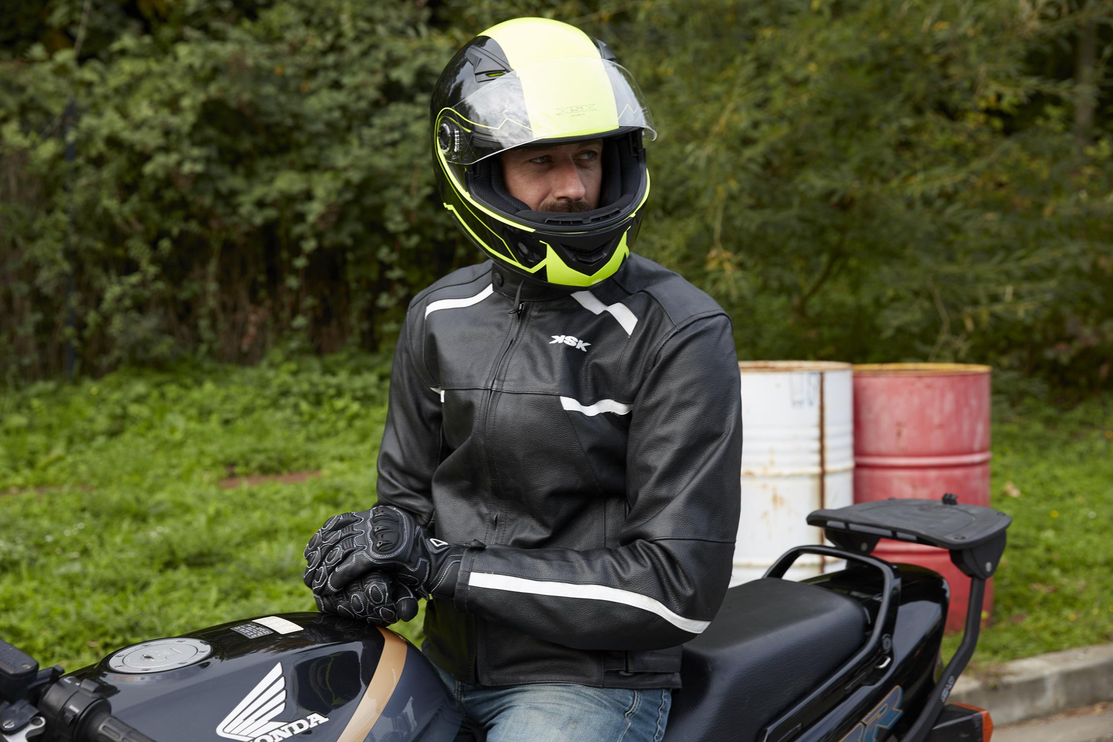 Comment savoir si mon casque moto est homologué ? - #RoadbookScooteo