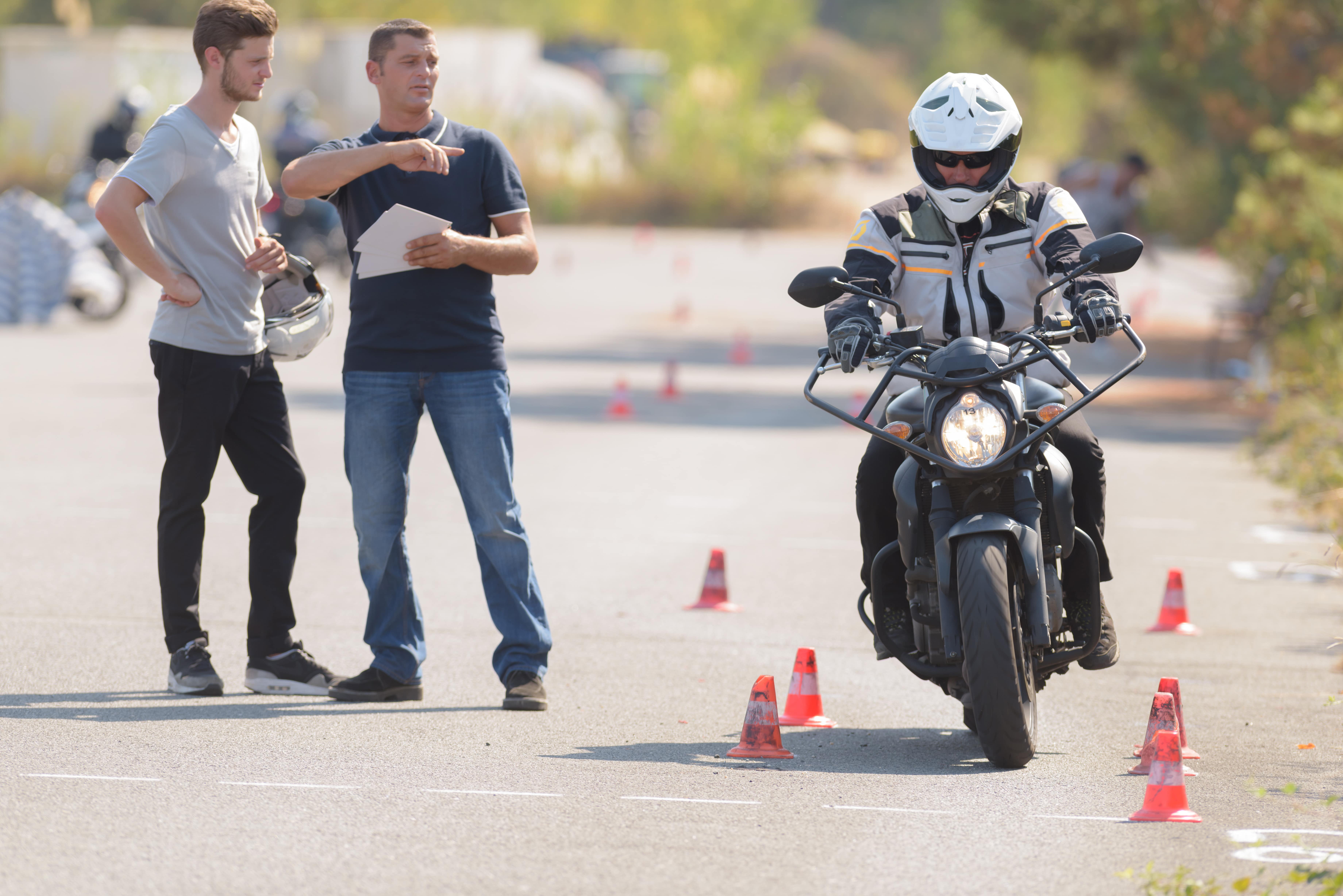 Comment bien se préparer pour le permis moto ?