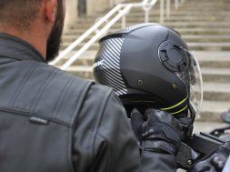 Blouson de moto femme : comment choisir celui qui convient ?